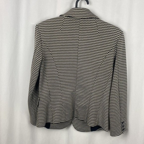 Maxmara Weekend MaxMara Black and White Chevron Blazer - Size Medium - Picture 14 of 15